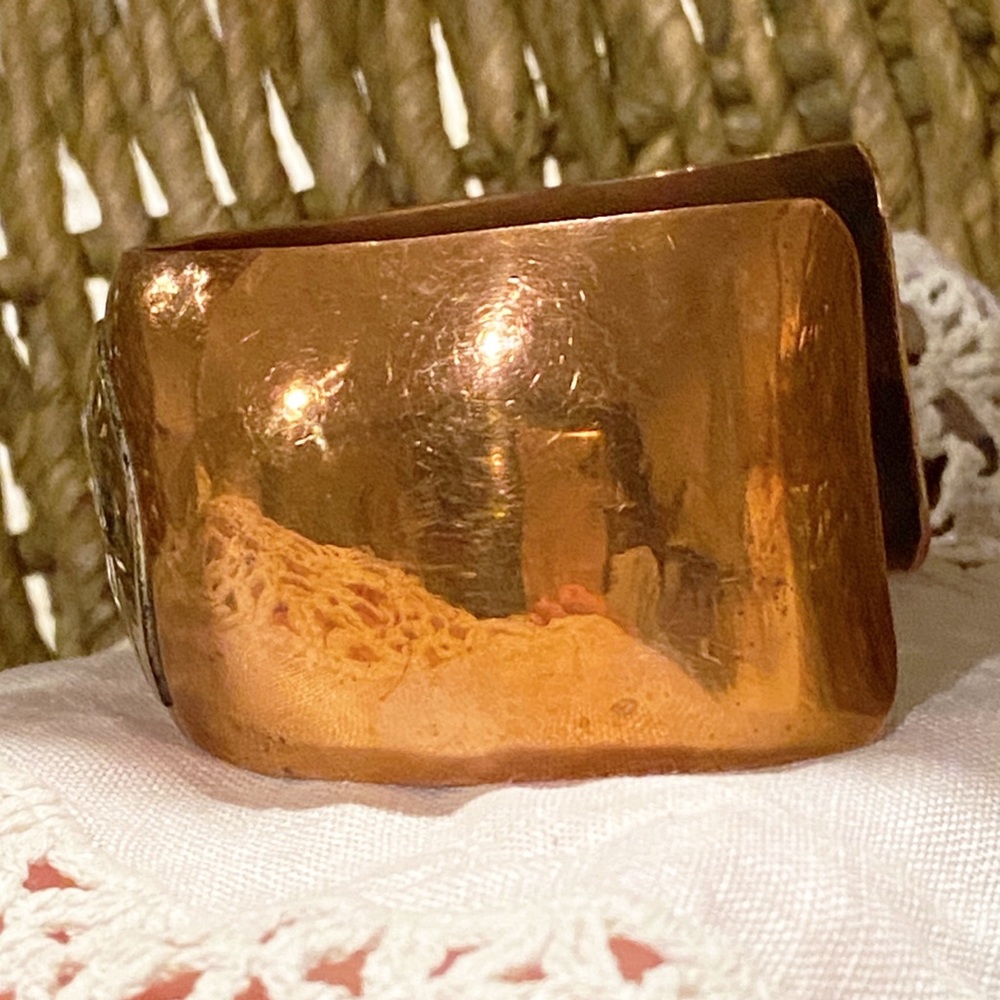 Vintage Copper & Brass Abalone Shell Inlay Native Bear Cuff Bracelet - Picture 9 of 13